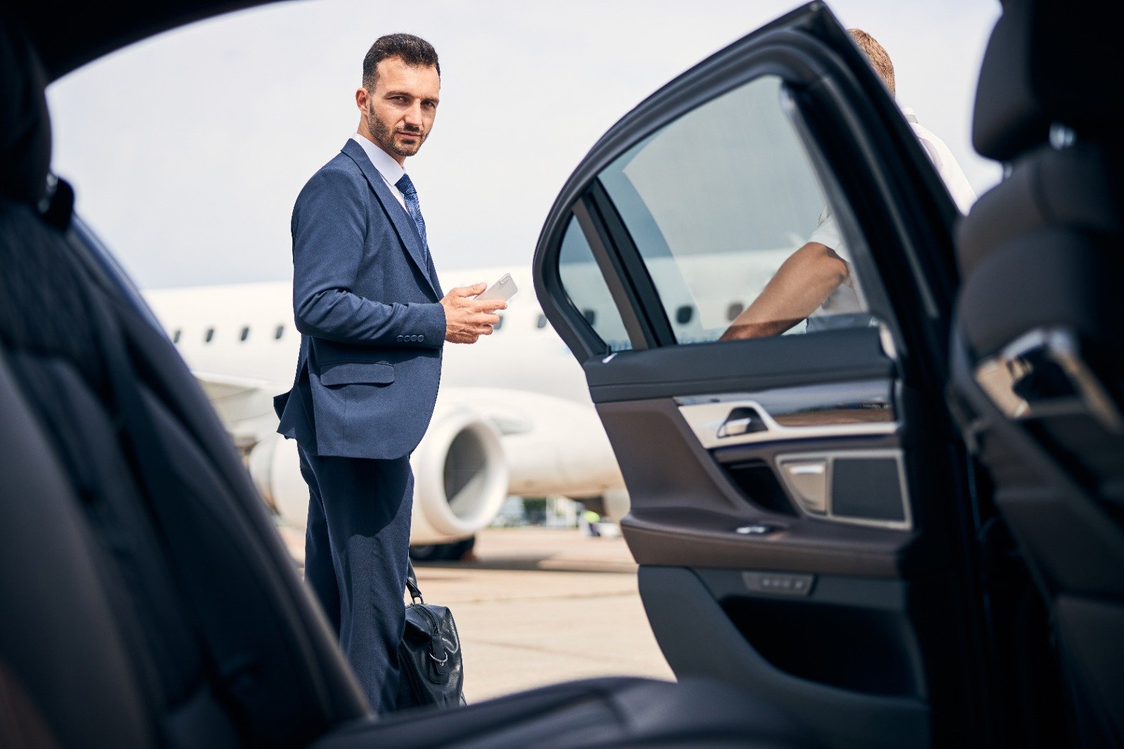 Corporate airport transfers in Riyadh